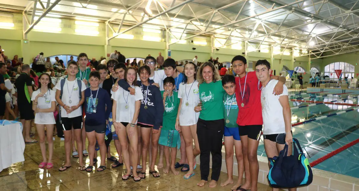 Nadadores dos Pimpões no XI Circuito de Escolas de Natação do Oeste