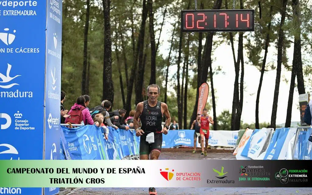 António Moura conquistou o 5º lugar no Campeonato do Mundo Triatlo Cross 2021